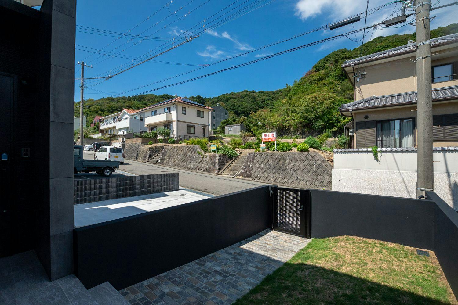 Awaji Island C-Side | Tail Up