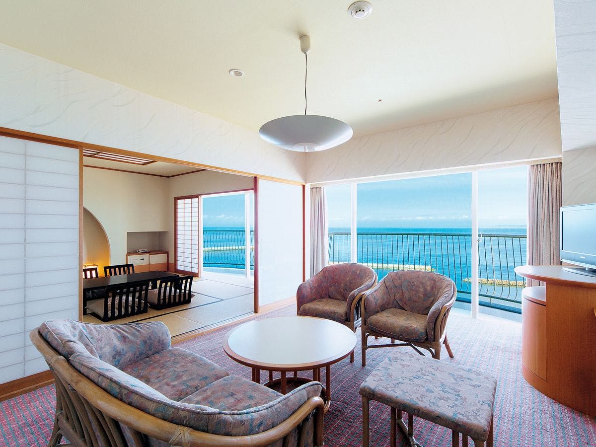 ◆อาคารหลัก ห้องสไตล์ญี่ปุ่นพร้อมพื้นที่นั่งเล่น (ตัวอย่าง)