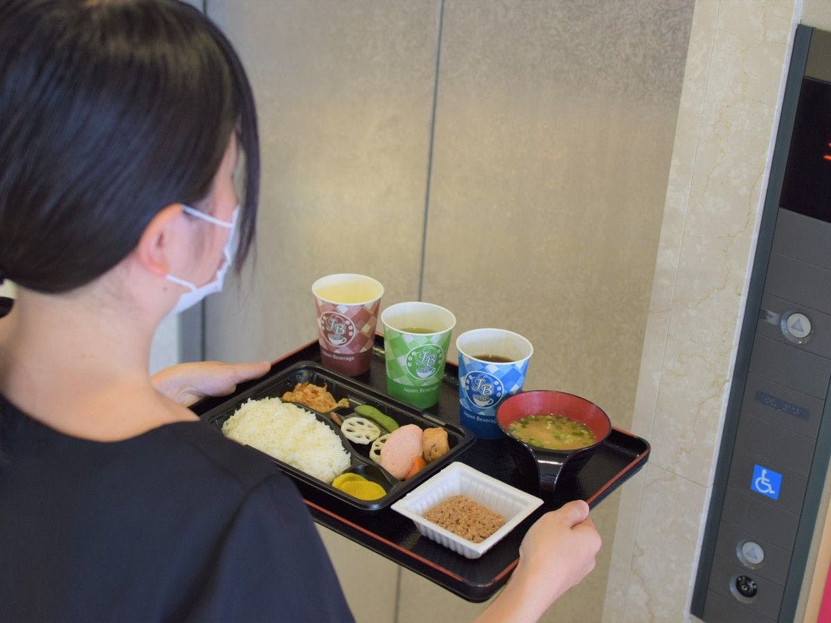 ■ Sarapan boleh dinikmati di Bilik.