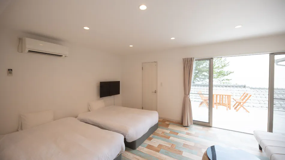 KAWAZU BEACH HOUSE BLUE MOON