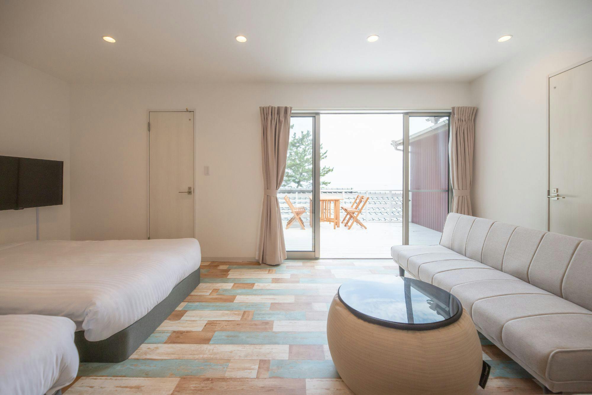KAWAZU BEACH HOUSE BLUE MOON