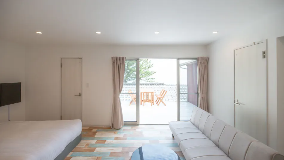 KAWAZU BEACH HOUSE BLUE MOON
