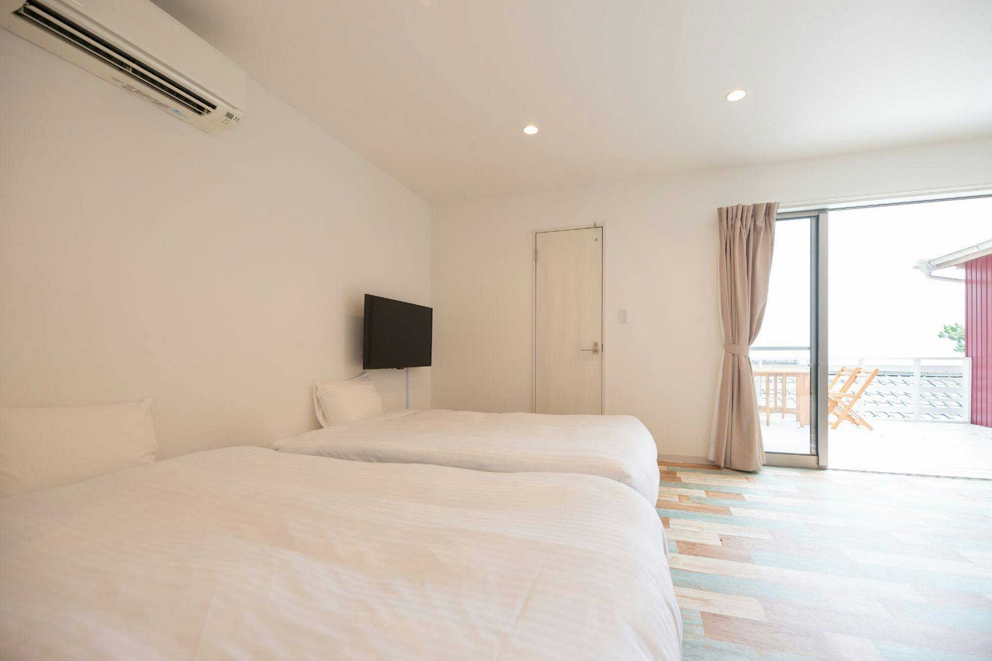 KAWAZU BEACH HOUSE BLUE MOON