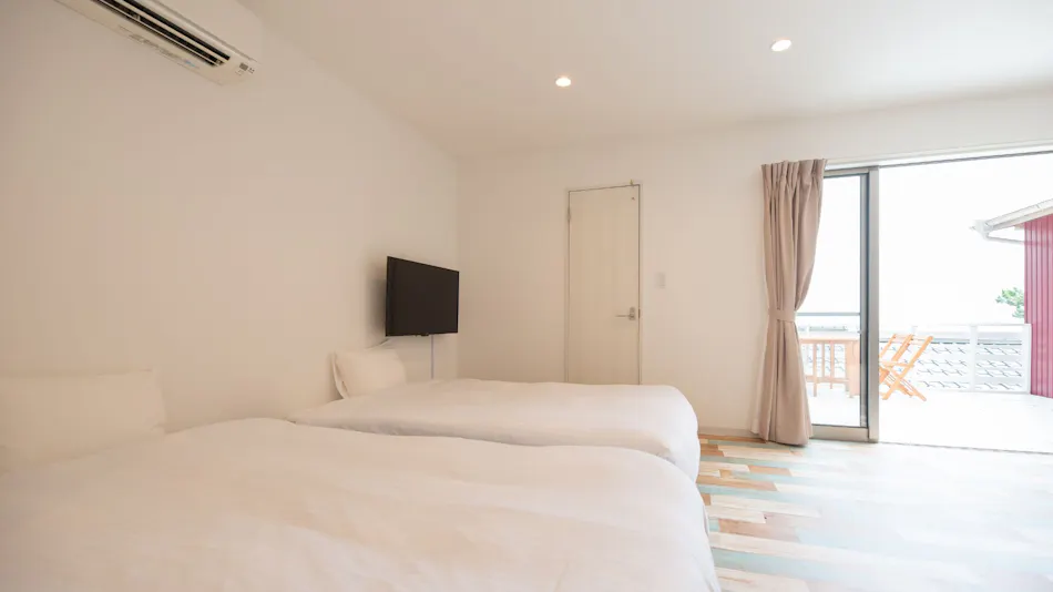 KAWAZU BEACH HOUSE BLUE MOON
