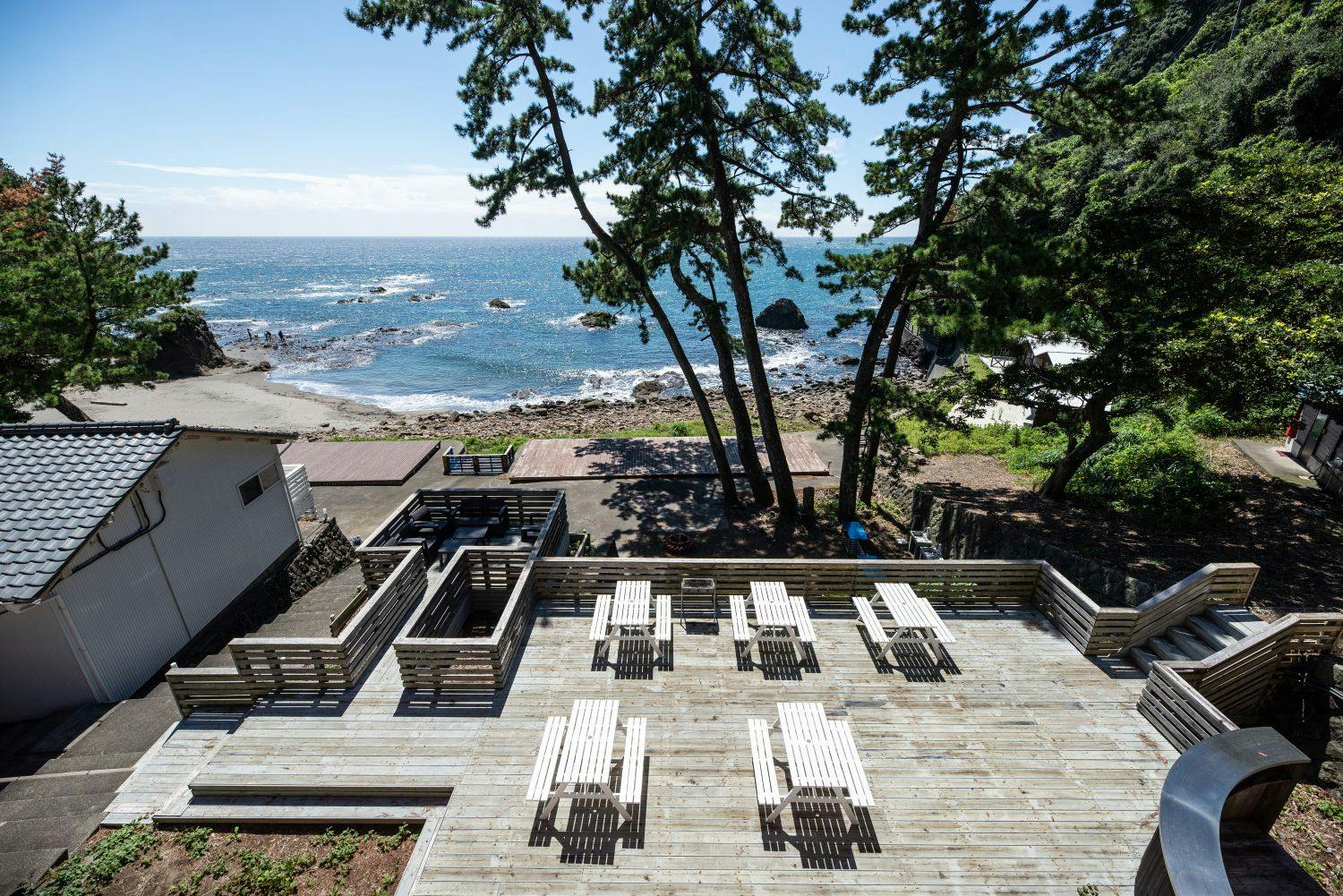 KAWAZU BEACH HOUSE BLUE MOON
