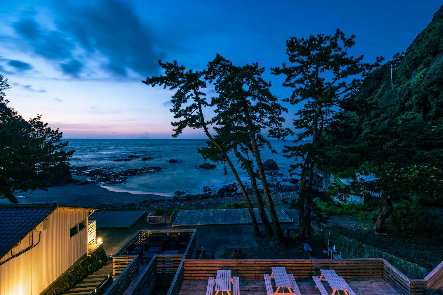 KAWAZU BEACH HOUSE BLUE MOON