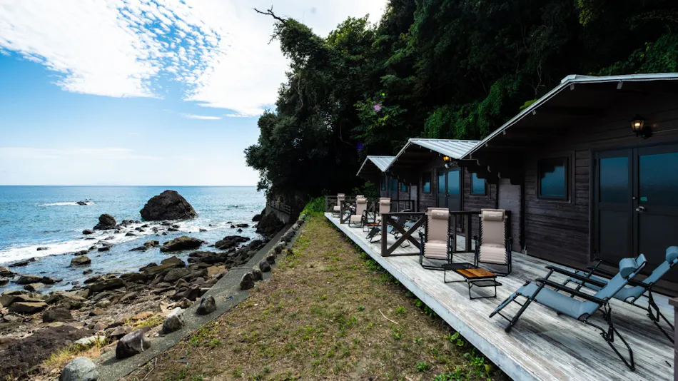 KAWAZU BEACH HOUSE BLUE MOON