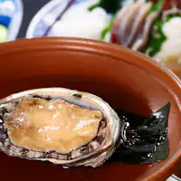 การย่างช่วยเพิ่มรสชาติและกลิ่นหอมของหอยเป๋าฮื้อ