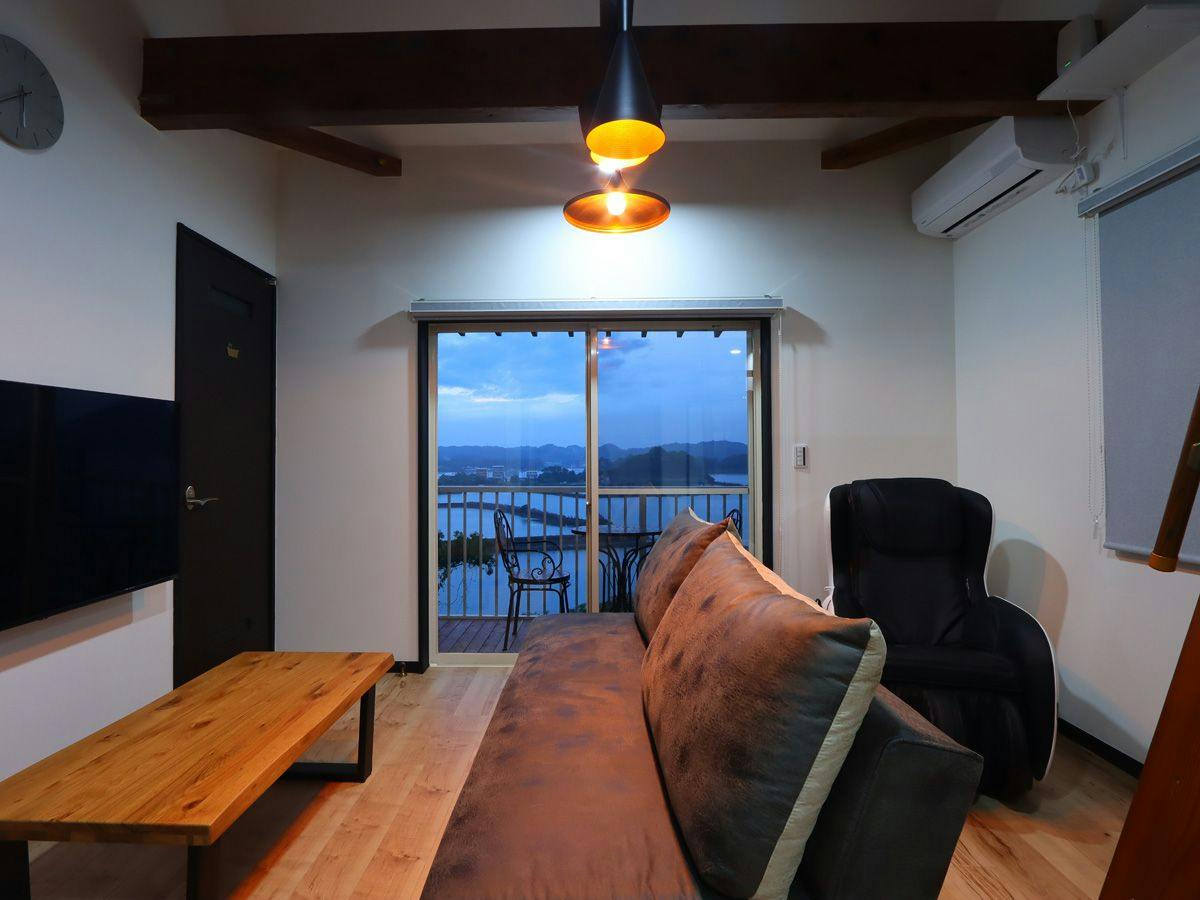 UKIUKI SEA RESORT