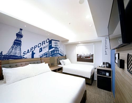 18平米禁煙クイーンとシングルベッド各1台