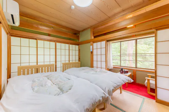 ห้องสไตล์ญี่ปุ่น 6 เสื่อ ไม่มีอ่างอาบน้ำและห้องน้ำ มีอ่างล้างหน้า