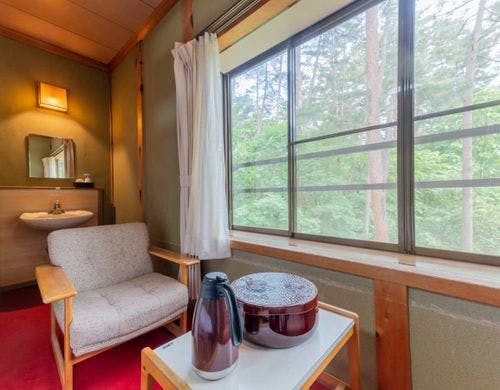 *【部屋一例（広縁からの眺望）】