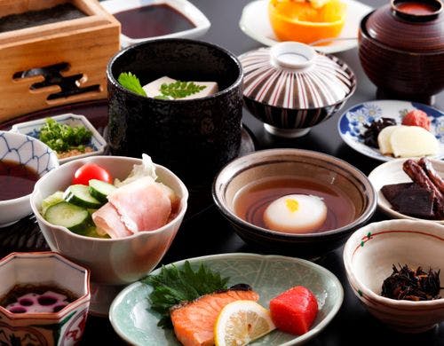 吉井旅館本館【乱亭】での朝食です。