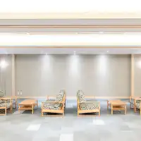 프론트 옆 로비