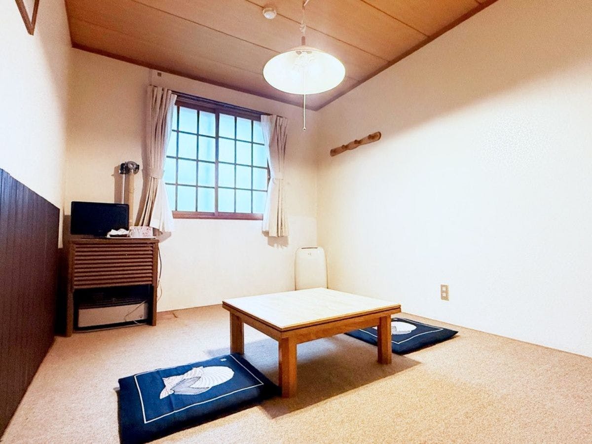 *Kamar yang diperbarui pada Oktober 2025.