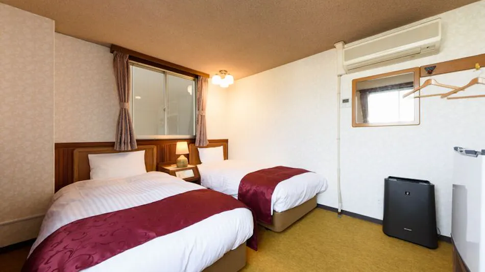 HOTEL NEW MOUSTACHE