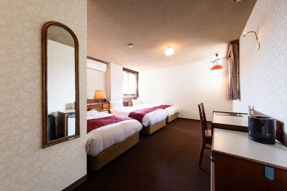 HOTEL NEW MOUSTACHE