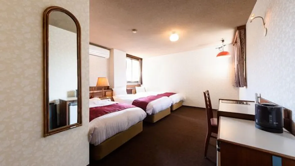 HOTEL NEW MOUSTACHE