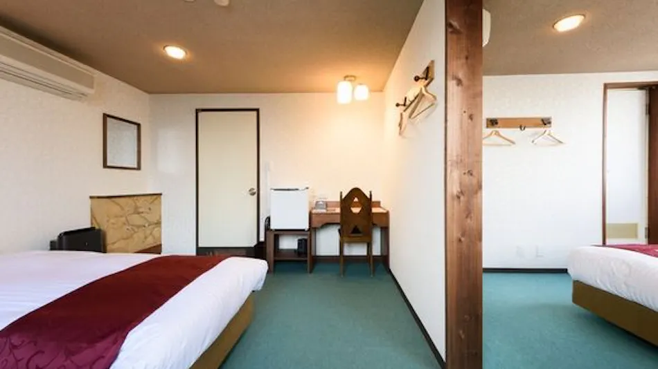 HOTEL NEW MOUSTACHE