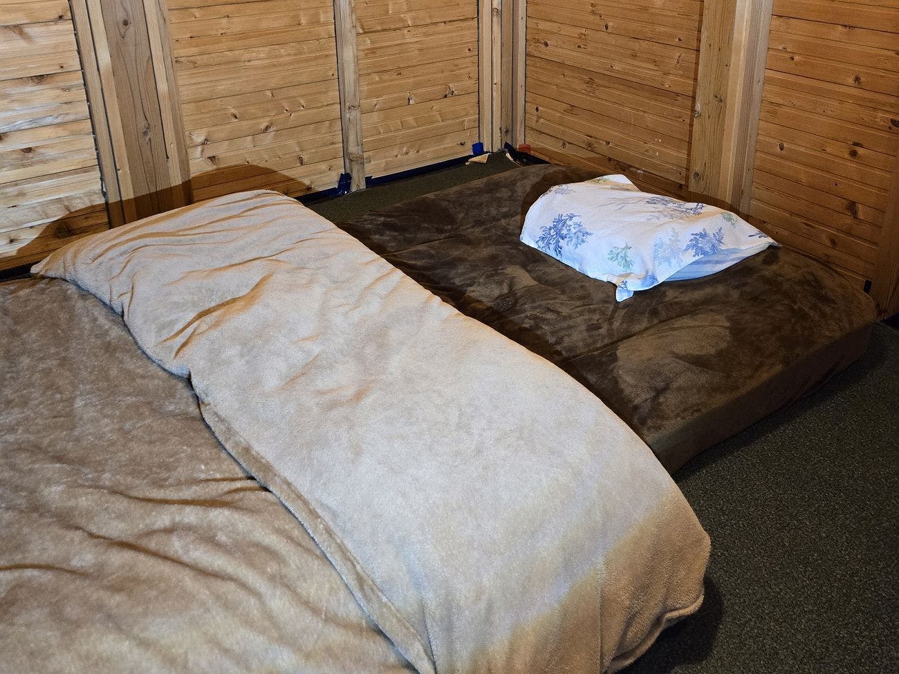 Log House Hinoki - Dalam Ruangan (Futon)