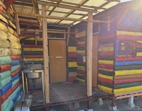 ログハウスひのき 入口