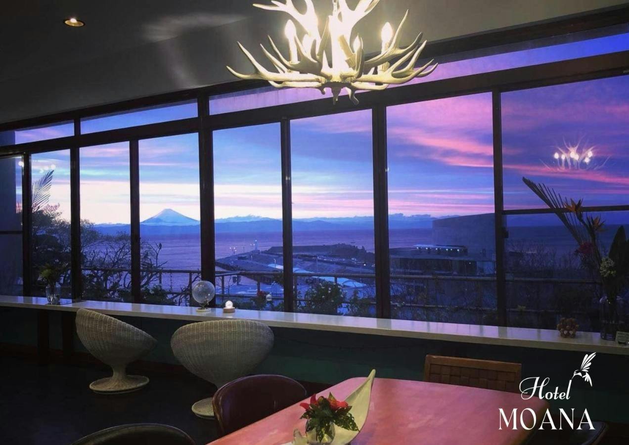 Hotel MOANA Spectacular Ocean View Cafe Lounge