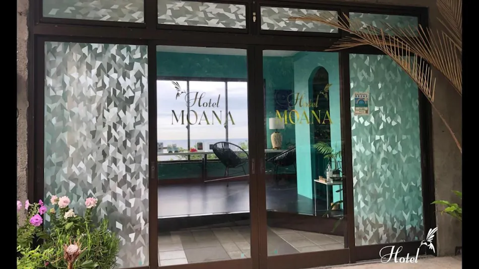 Hotel MOANA Spectacular Ocean View Cafe Lounge