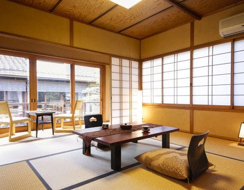 和室8畳トイレ付き