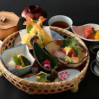 '이세지 고젠'입니다.