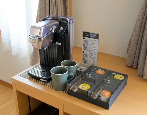 夕映カウンターで美しい夕日を眺める