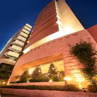 ลักษณะภายนอกของอาคารฝั่งใต้