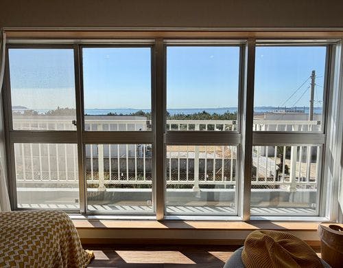 海を一望できるオーシャンビュールーム