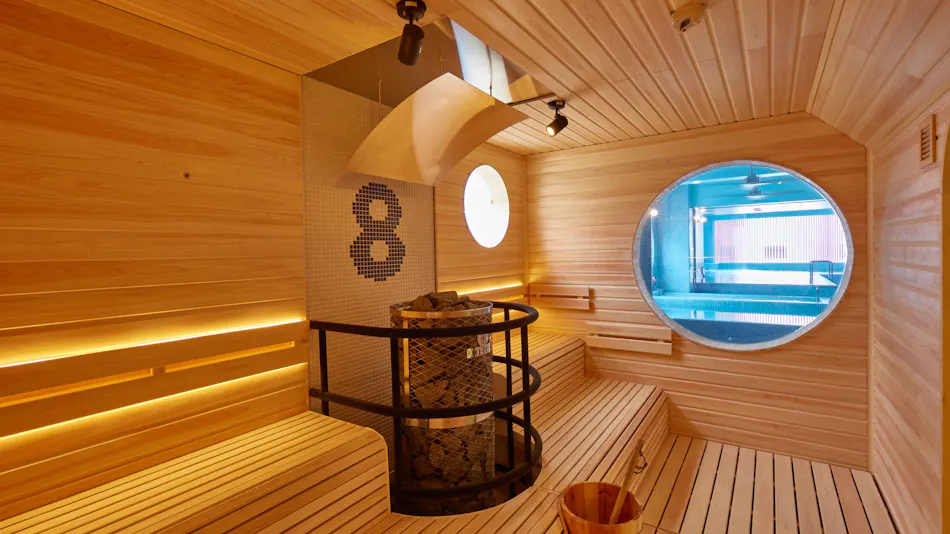 8HOTEL SHONAN FUJISAWA