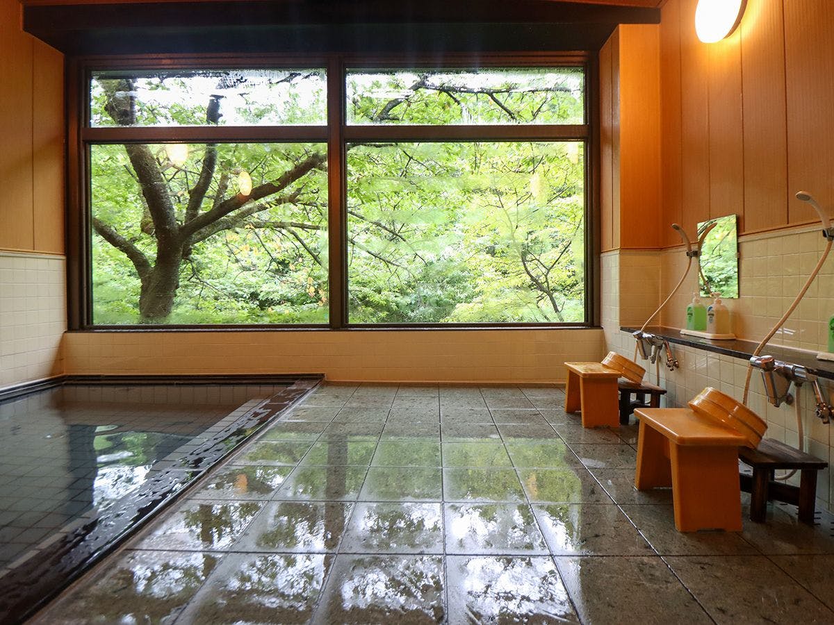 น้ำพุร้อนทากิโนะฮาระ