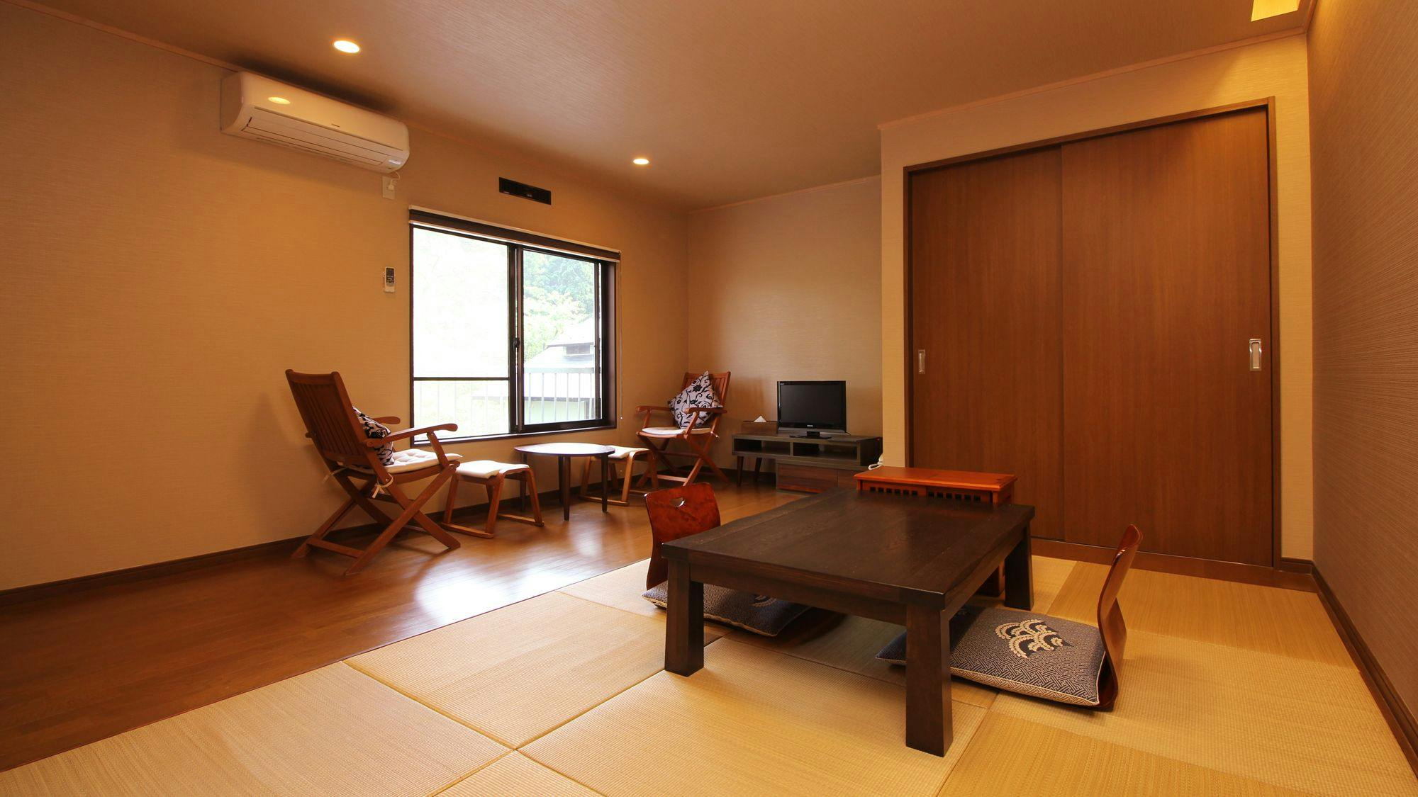 ห้องสไตล์ญี่ปุ่นโมเดิร์น 【あけび-akebi-】