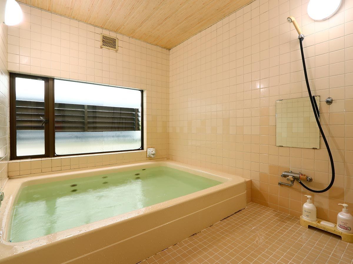 약알칼리 미네랄 온천