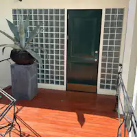 ทางเข้าชั้น 2 ของโรงแรม