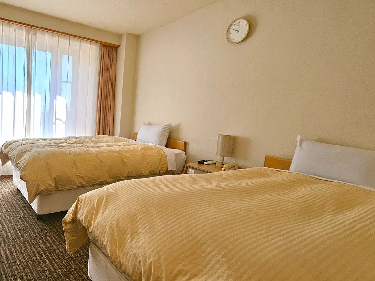 คาเฟ่แอนด์บุ๊คโฮเทล ห้องพักเตียงคู่