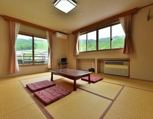 本館　和室の一例（8畳）