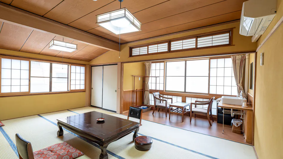 Nozawa Onsen Chitosekan