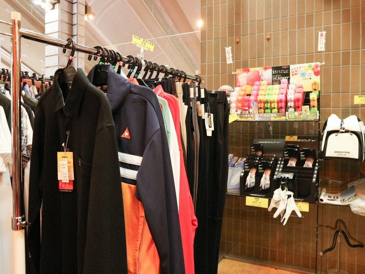 [Barangan berkaitan golf]