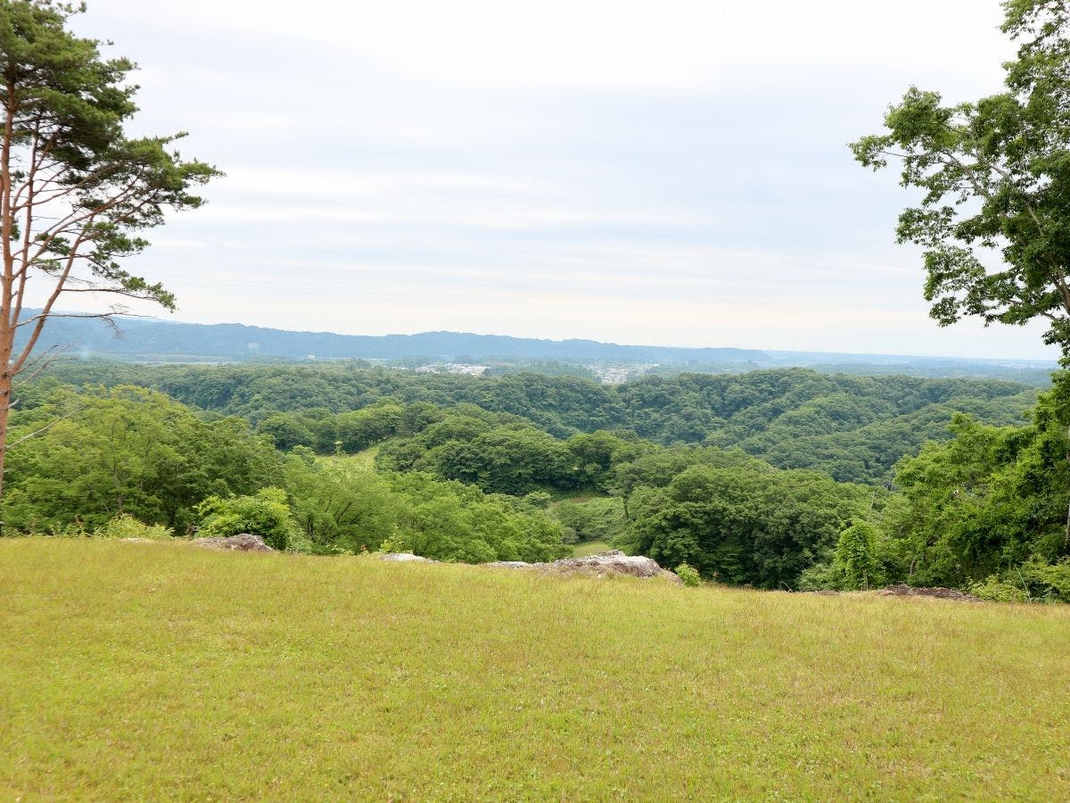 *［Pemandangan dari bilik］