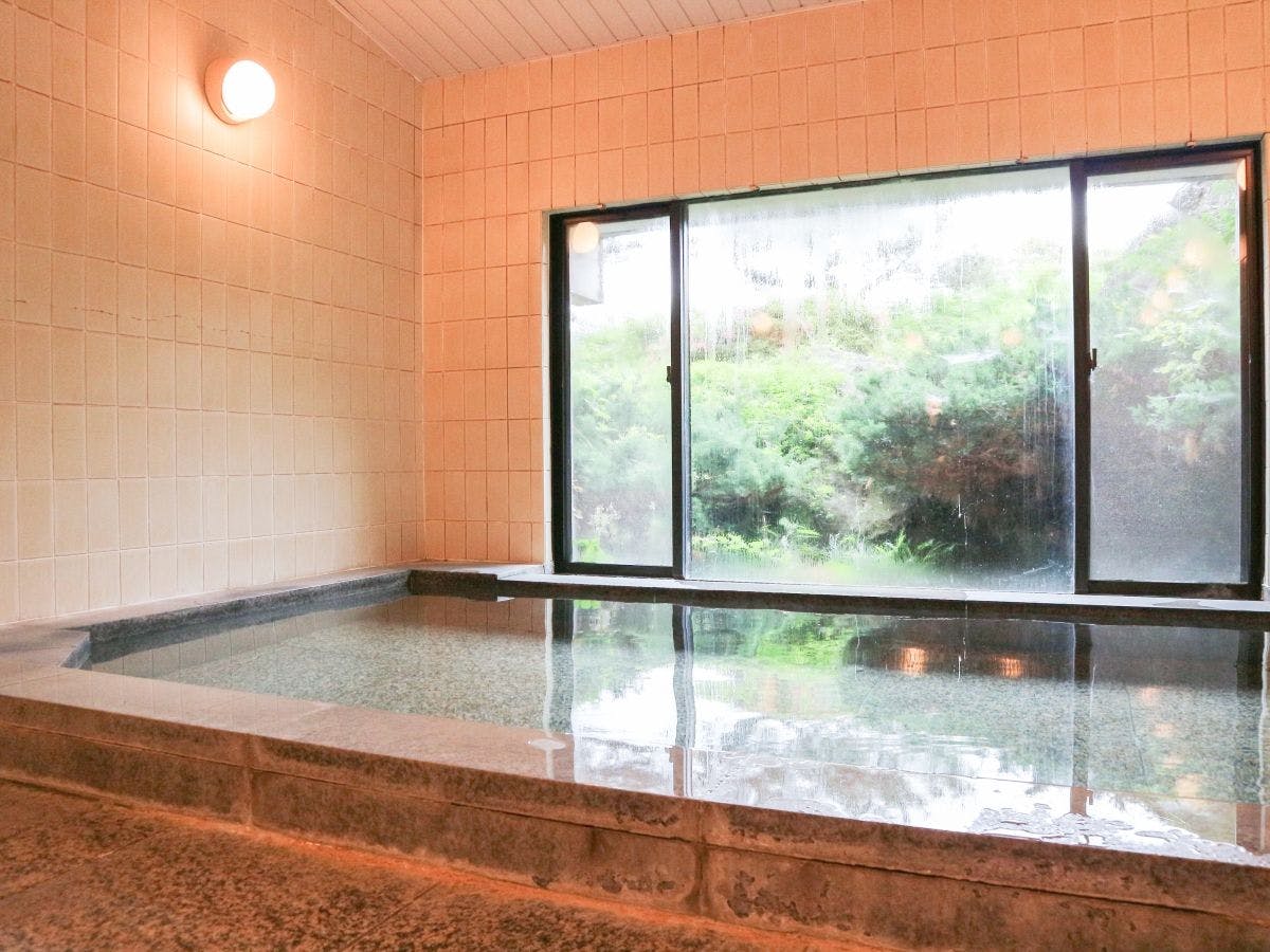 [Bilik mandi] Nikmati keselesaan dan kesegaran dengan ruang yang luas.