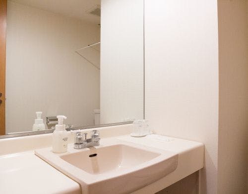 *［共通設備］荷物置き