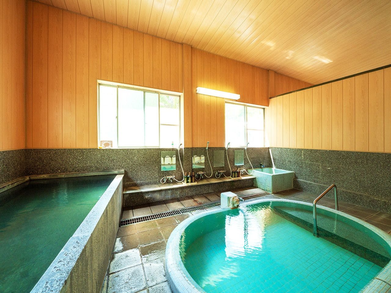 자매관 시비소의 대욕장