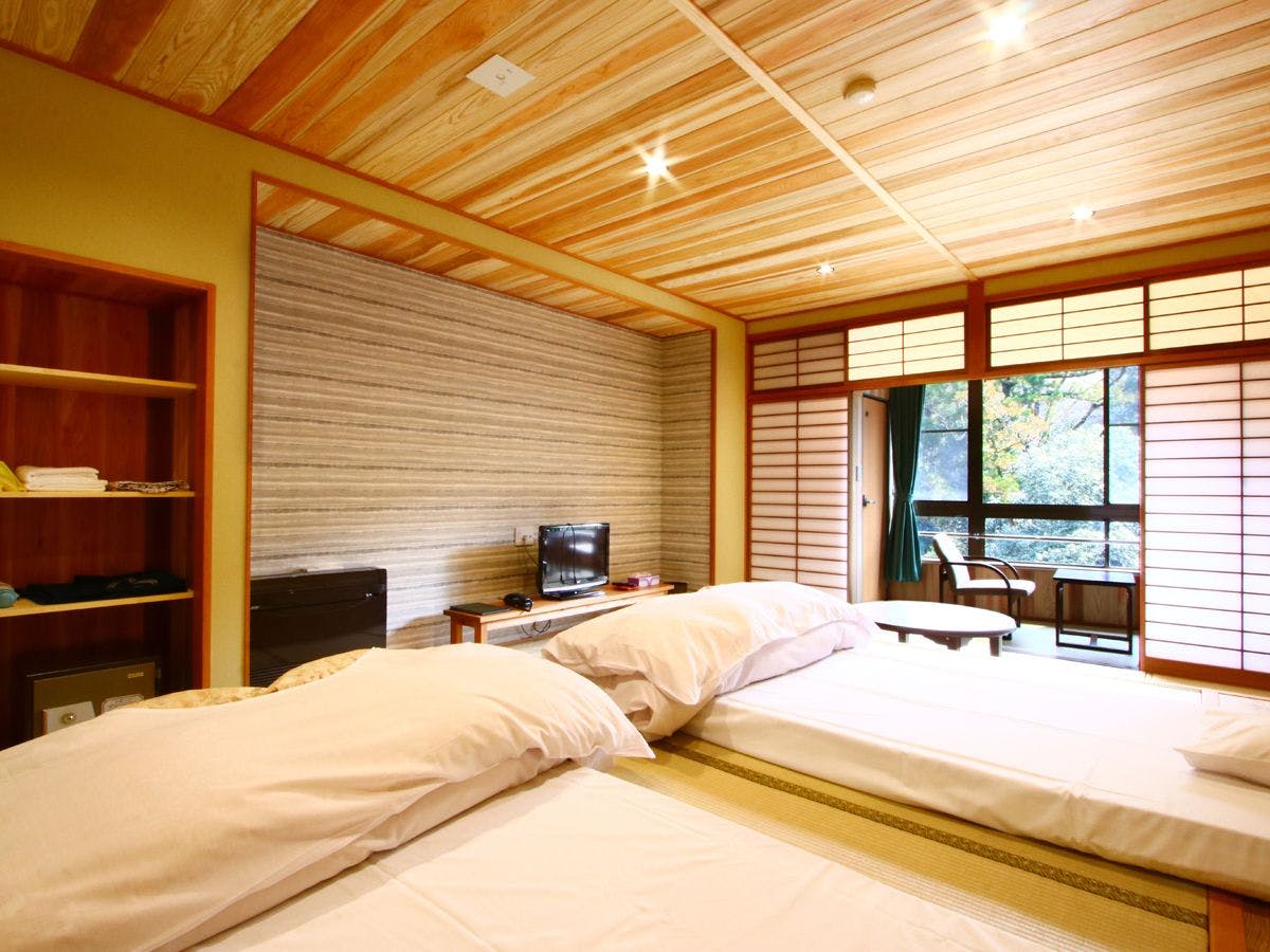 ห้องพักนี้ล้อมรอบด้วยธรรมชาติที่คุณสามารถสัมผัสเสียงน้ำไหลได้