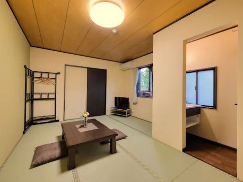 Kamar gaya Jepang <dengan toilet> contoh