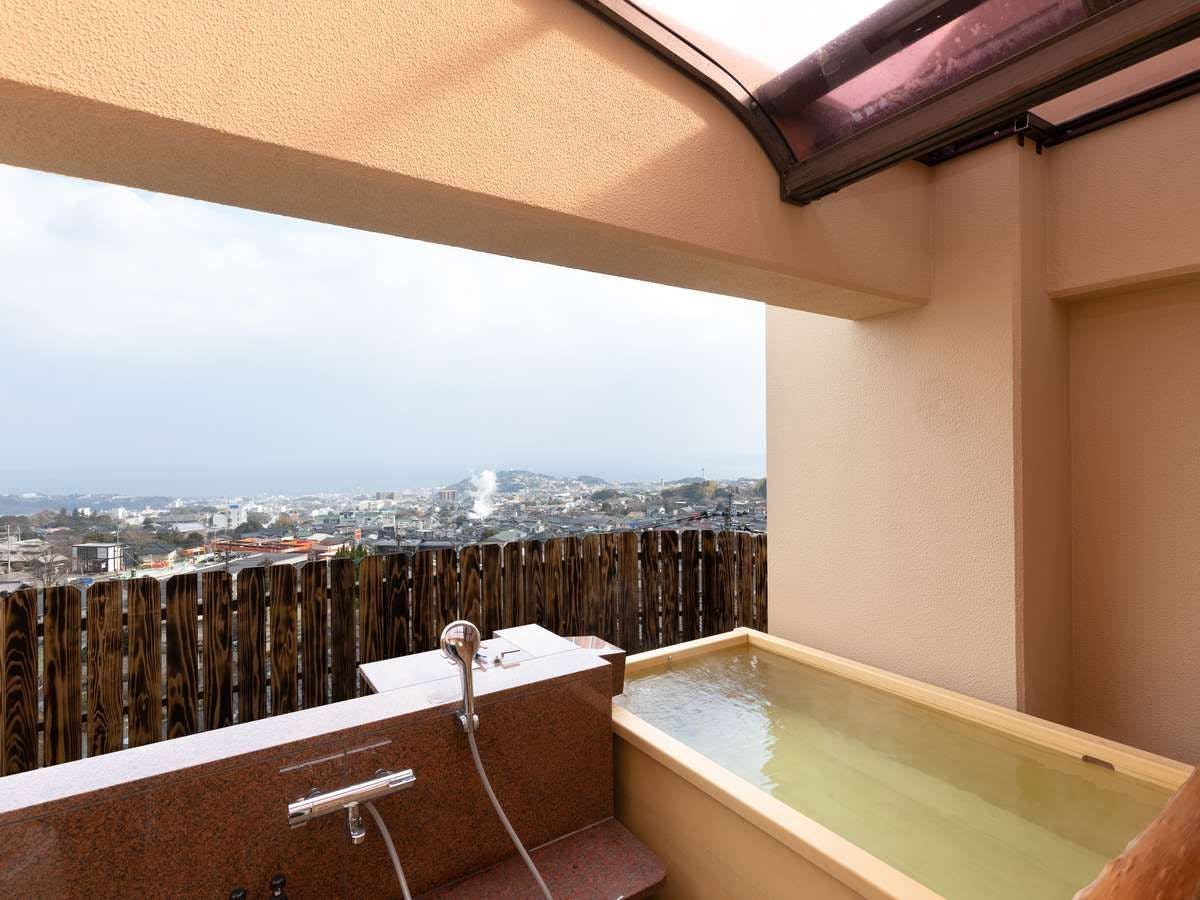 ชั้น 4 วิวสวย! ห้องพักเตียงคู่พร้อมอ่างอาบน้ำกึ่งกลางแจ้ง