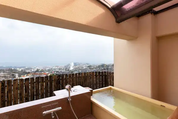 ชั้น 4 วิวสวย! ห้องพักเตียงคู่พร้อมอ่างอาบน้ำกึ่งกลางแจ้ง