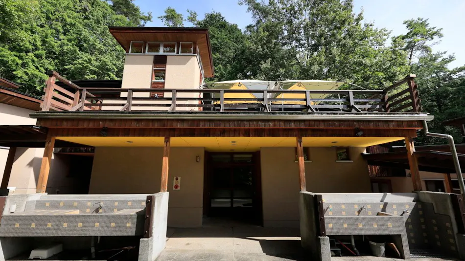 Hakushu Ojironomori Meisui Park Beruga